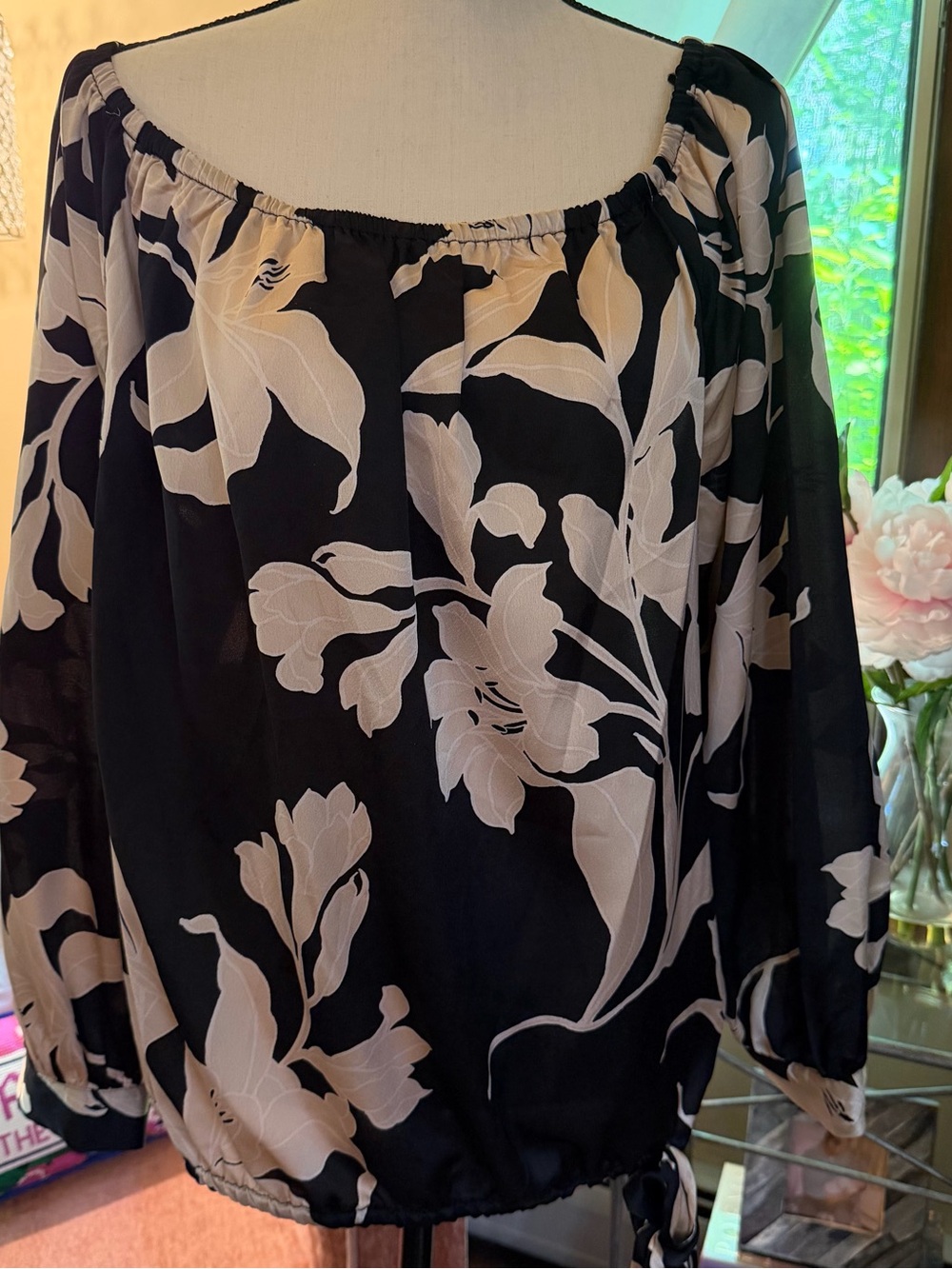 Vince Camuto Black and Cream Floral Off-Shoulder Blouse with Bottom Tie Detail